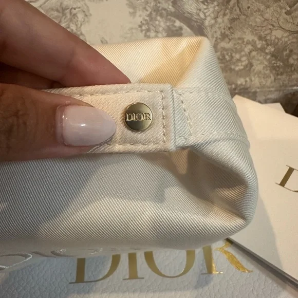 2025 Dior Beauty Nomad Top Handle Bag - Picture 8 of 9